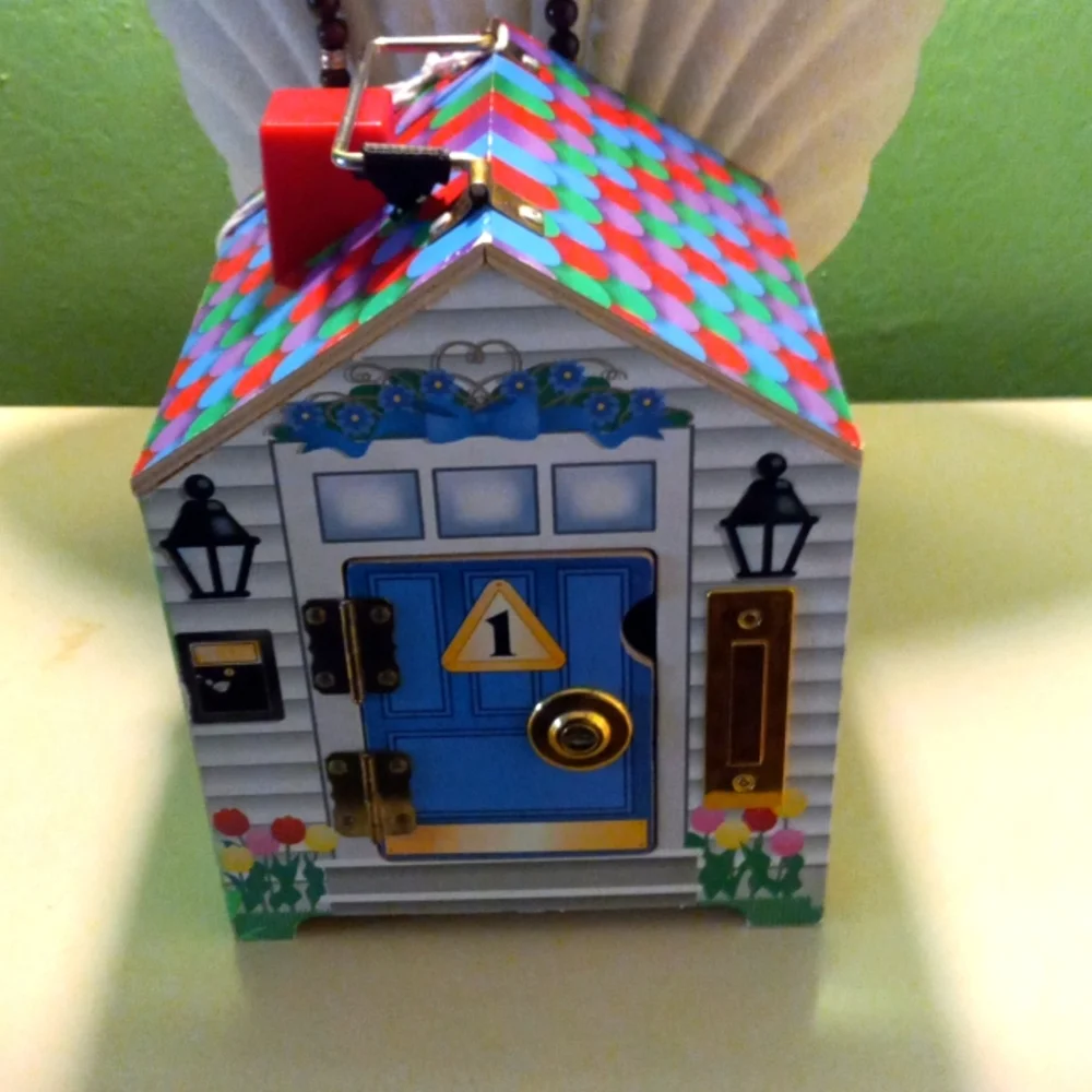 Dollhouse - Picture 1 of 4